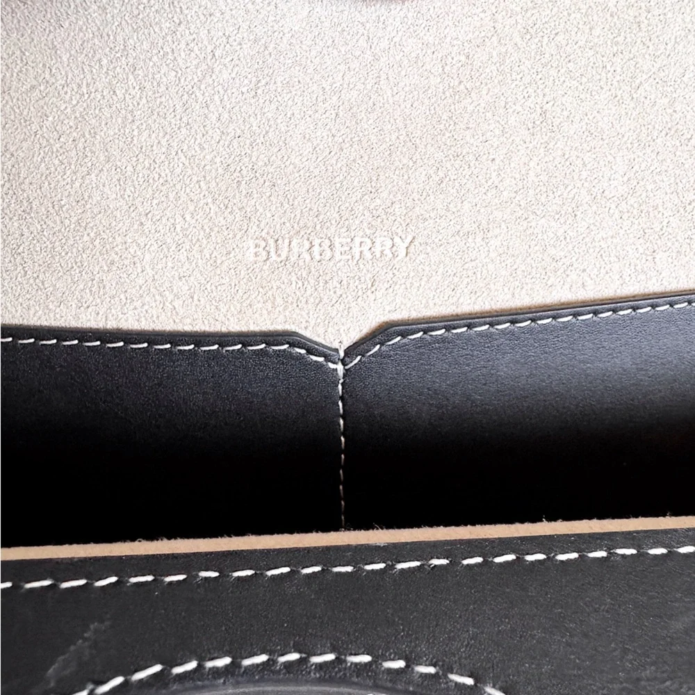 SOLD❗️❗️FIRM! Burberry Black Leather Soft Pocket Top Handle Crossbody Stitch - Picture 10 of 16